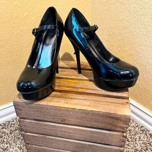 Size 8 Black Platform Pumps with Strap